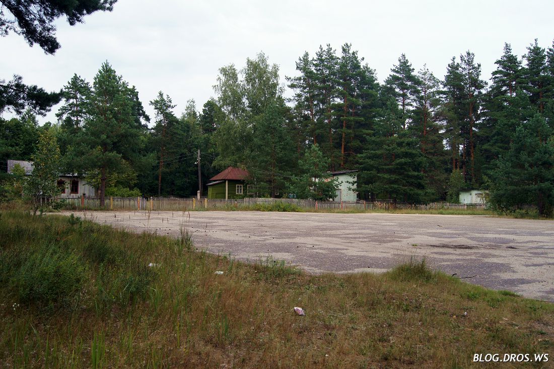 Площадка перед лагерем